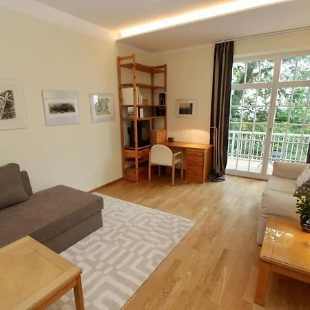 Nature And Art Apartment