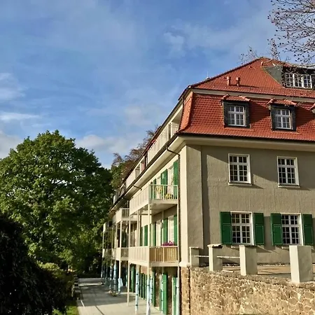 Nature And Art Apartment *